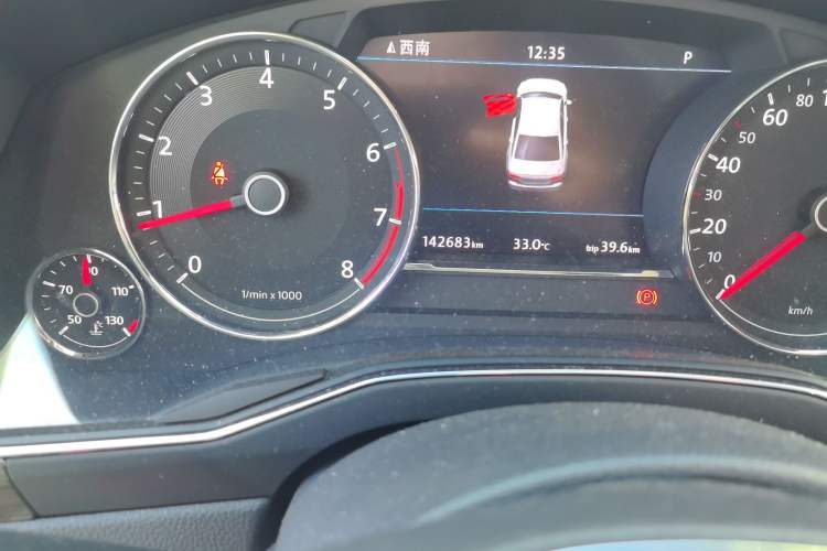 Used Volkswagen Phideon 2016 380TSI Two-Wheel-Drive Supreme Edition Odometer Close Up