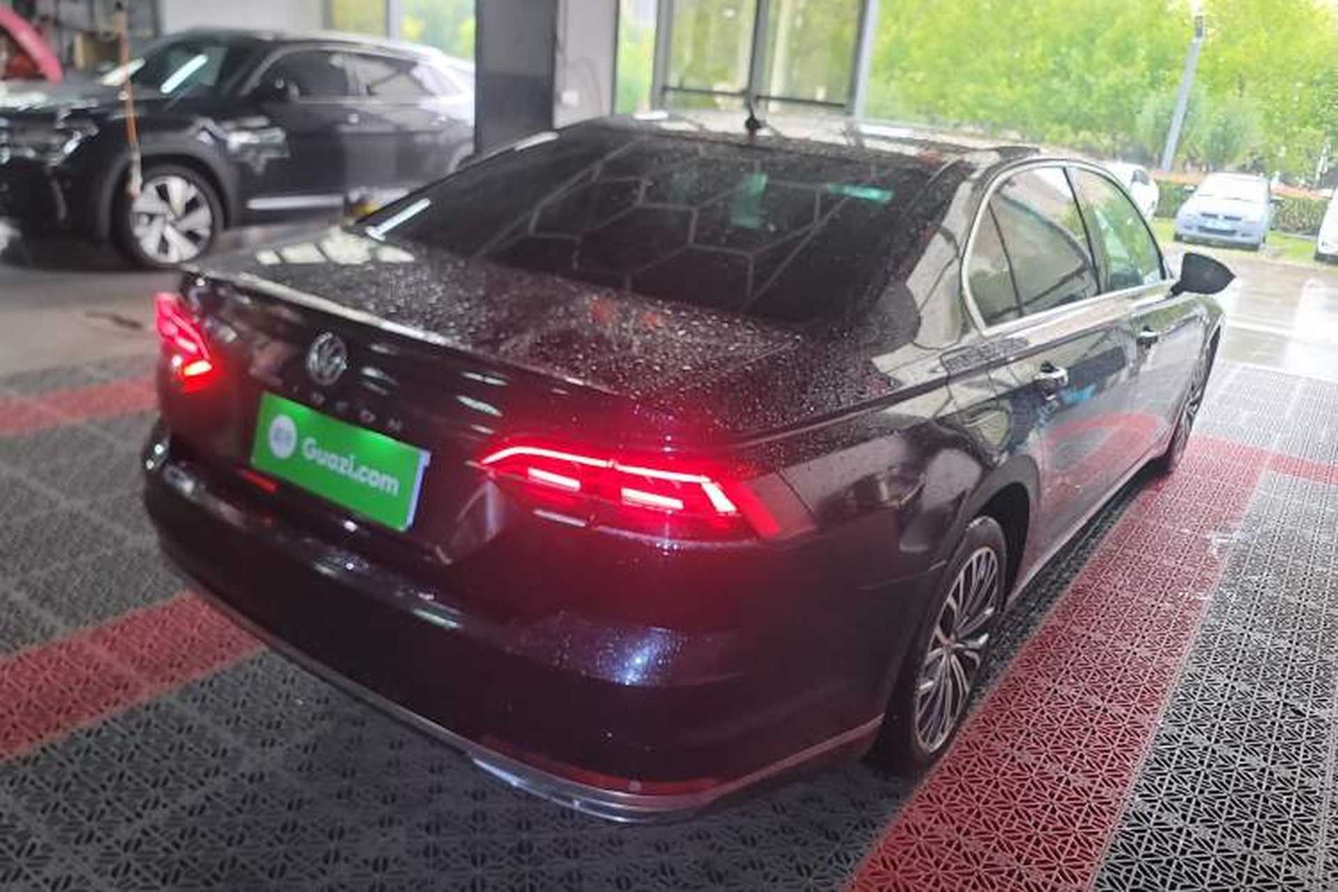 Used Volkswagen Phideon 2016 380TSI Two-Wheel-Drive Luxury Edition Rear Right 45 Deg