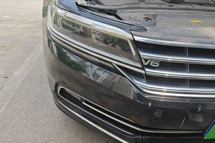 Used Volkswagen Phideon 2016 380TSI Two-Wheel-Drive Supreme Edition Right Front Headlight