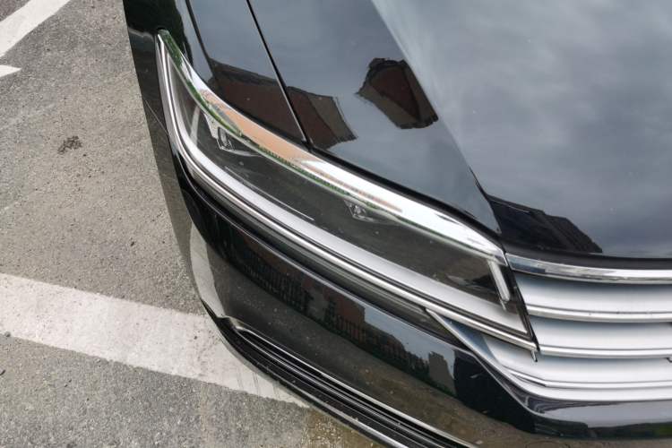 Used Volkswagen Phideon 2016 380TSI Two-Wheel-Drive Supreme Edition Right Front Headlight