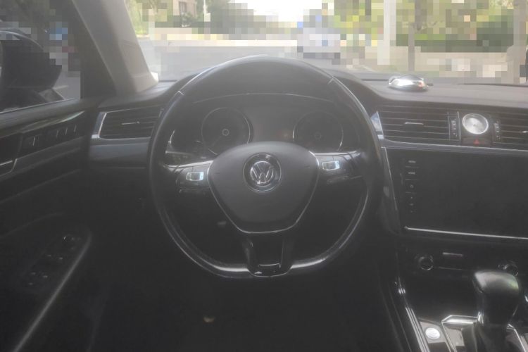 Used Volkswagen Phideon 2016 380TSI Two-Wheel-Drive Luxury Edition Steering Wheel