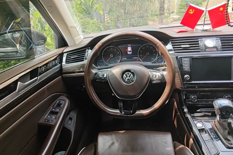 Used Volkswagen Phideon 2016 380TSI Two-Wheel-Drive Supreme Edition Steering Wheel