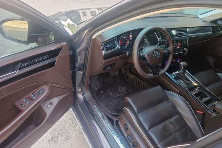 Used Volkswagen Phideon 2016 380TSI Two-Wheel-Drive Supreme Edition Driver Seat