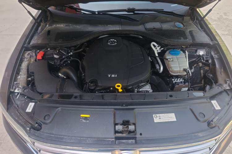 Used Volkswagen Phideon 2016 380TSI Two-Wheel-Drive Supreme Edition Engine Bay