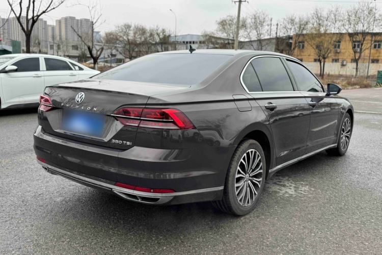 Used Volkswagen Phideon 2016 380TSI Two-Wheel-Drive Supreme Edition Exterior 3