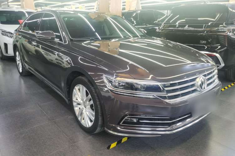 Used Volkswagen Phideon 2016 380TSI Two-Wheel-Drive Executive Version Exterior 3