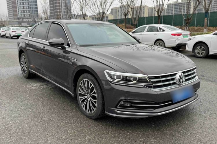 Used Volkswagen Phideon 2016 380TSI Two-Wheel-Drive Supreme Edition Exterior 4