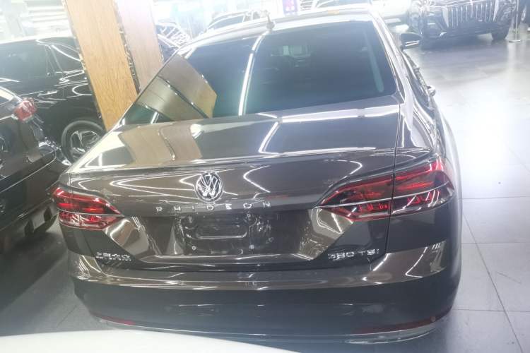 Used Volkswagen Phideon 2016 380TSI Two-Wheel-Drive Executive Version Exterior 4