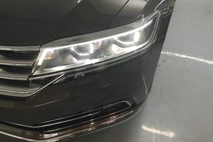 Used Volkswagen Phideon 2016 380TSI Two-Wheel-Drive Supreme Edition Left Front Headlight