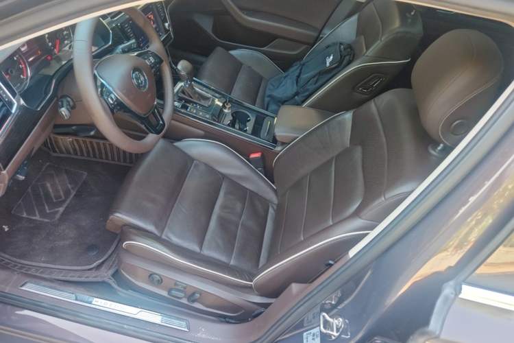 Used Volkswagen Phideon 2016 380TSI Two-Wheel-Drive Supreme Edition Left Front Seat