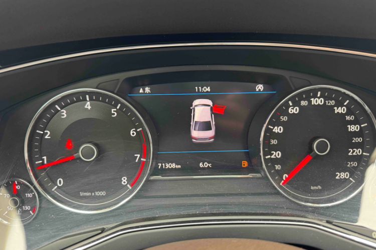Used Volkswagen Phideon 2016 380TSI Two-Wheel-Drive Supreme Edition Odometer Close Up