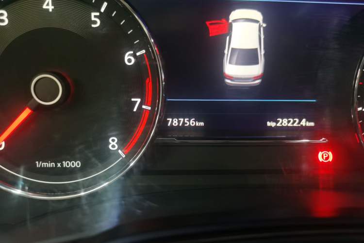 Used Volkswagen Phideon 2016 380TSI Two-Wheel-Drive Executive Version Odometer Close Up