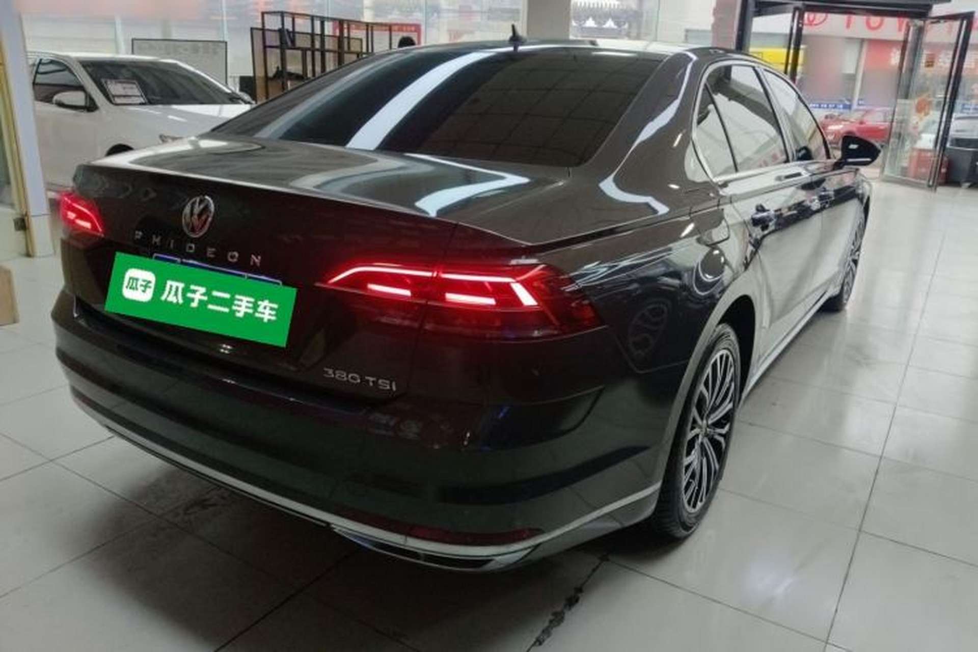 Used Volkswagen Phideon 2016 380TSI Two-Wheel-Drive Supreme Edition Rear Right 45 Deg