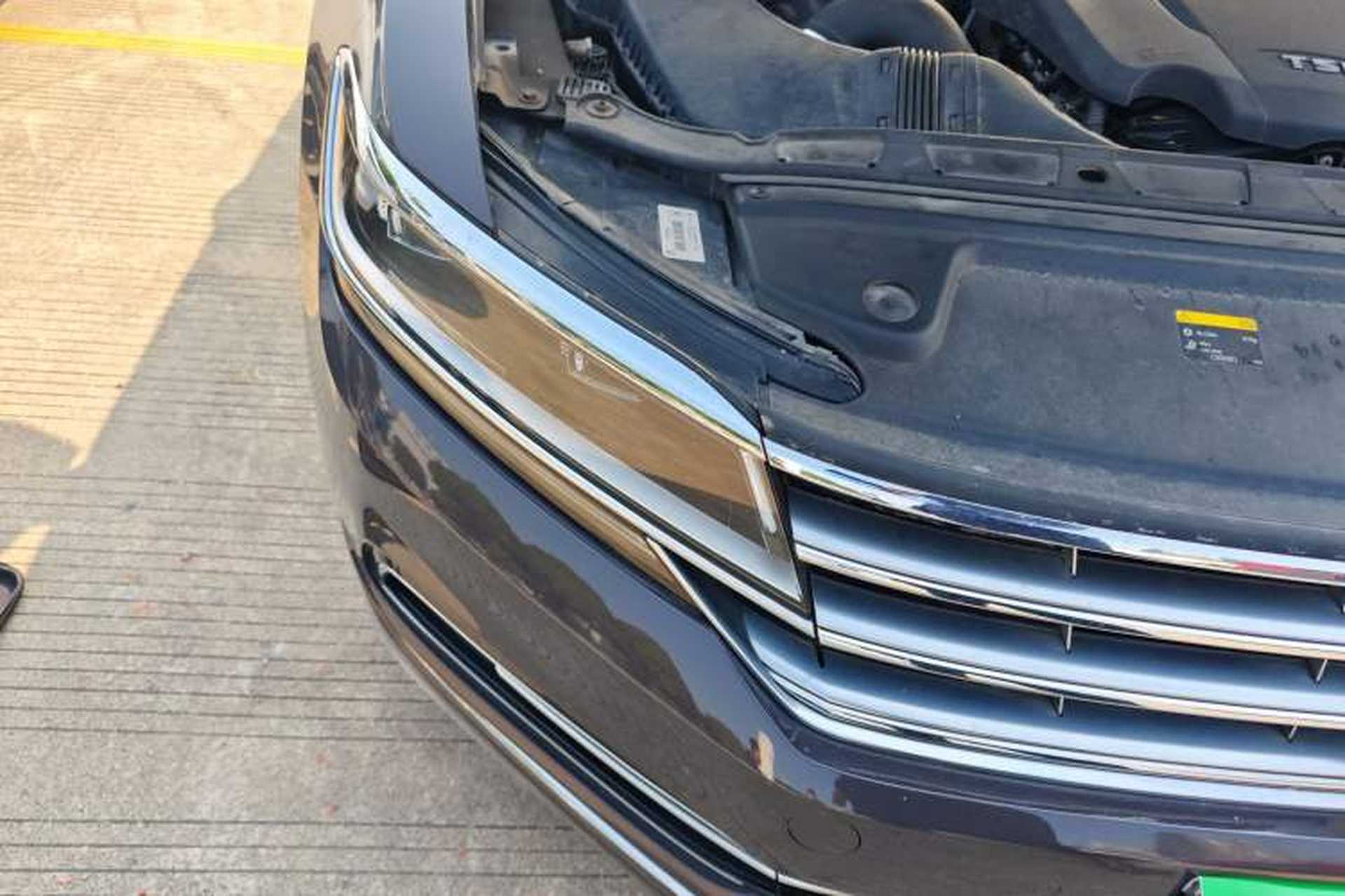 Used Volkswagen Phideon 2016 380TSI Two-Wheel-Drive Supreme Edition Right Front Headlight