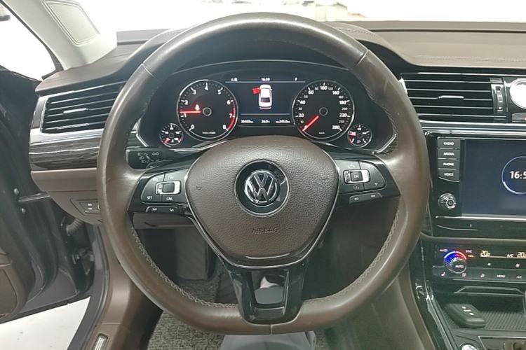 Used Volkswagen Phideon 2016 380TSI Two-Wheel-Drive Supreme Edition Steering Wheel