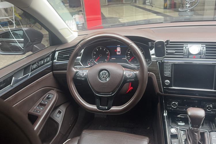 Used Volkswagen Phideon 2016 480 V6 Four-Wheel Drive Supreme Edition Steering Wheel