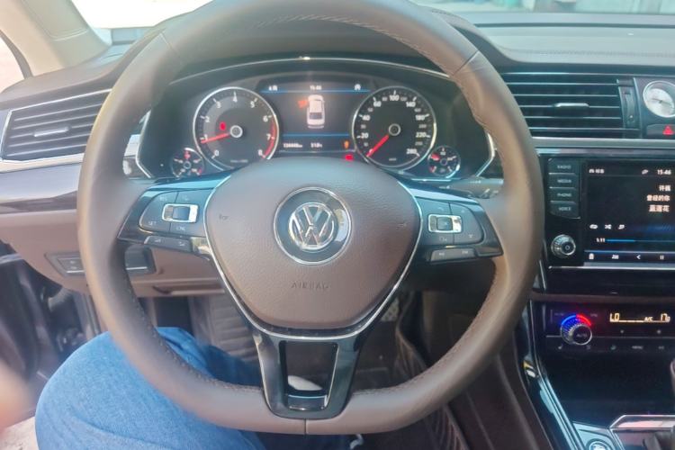 Used Volkswagen Phideon 2016 380TSI Two-Wheel-Drive Supreme Edition Steering Wheel