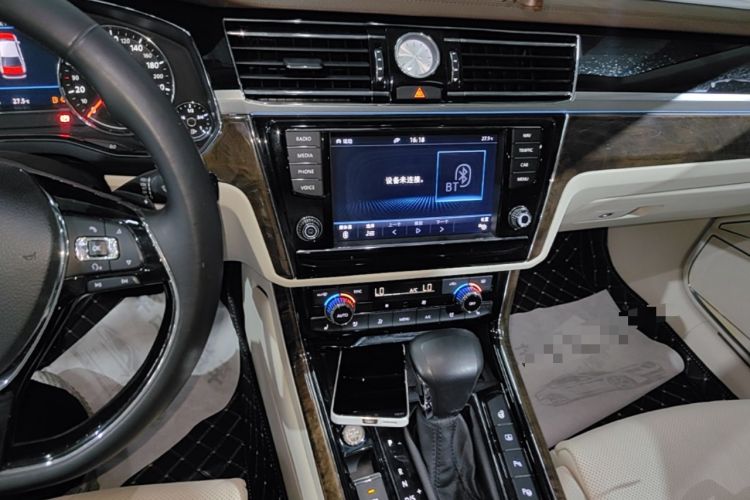 Used Volkswagen Phideon 2016 380TSI Two-Wheel-Drive Executive Version Audio And AC Panel