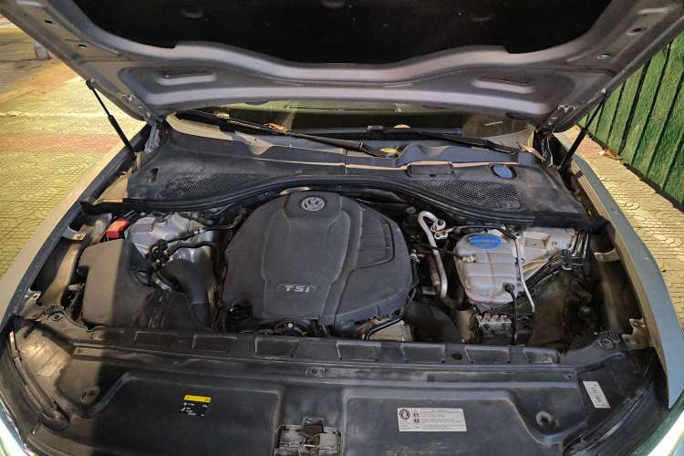 Used Volkswagen Phideon 2016 380TSI Two-Wheel-Drive Luxury Edition Engine Bay