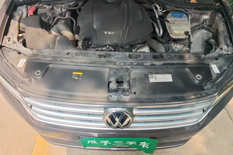 Used Volkswagen Phideon 2016 380TSI Two-Wheel-Drive Luxury Edition Engine Bay