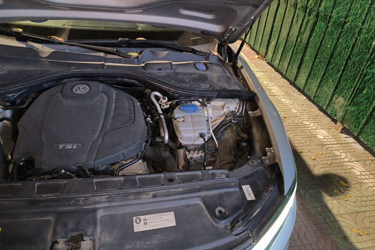 Used Volkswagen Phideon 2016 380TSI Two-Wheel-Drive Luxury Edition Engine Bay Left