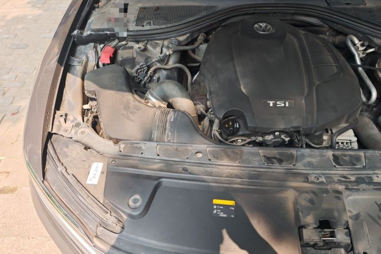 Used Volkswagen Phideon 2016 380TSI Two-Wheel-Drive Luxury Edition Engine Bay Right