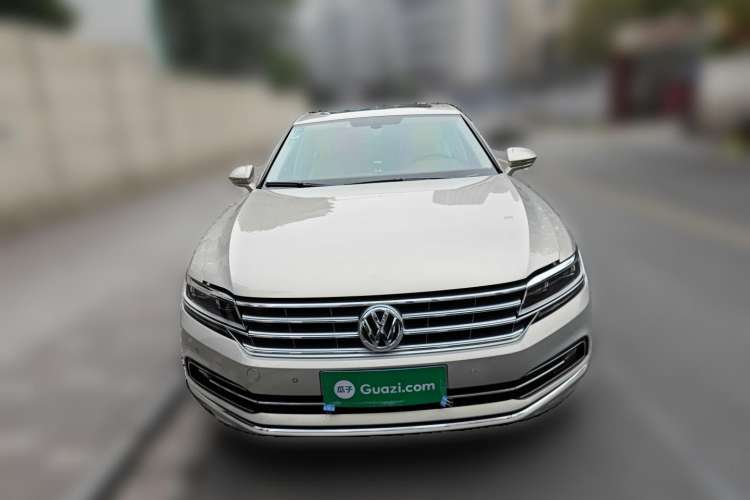 Used Volkswagen Phideon 2016 380TSI Two-Wheel-Drive Executive Version Front