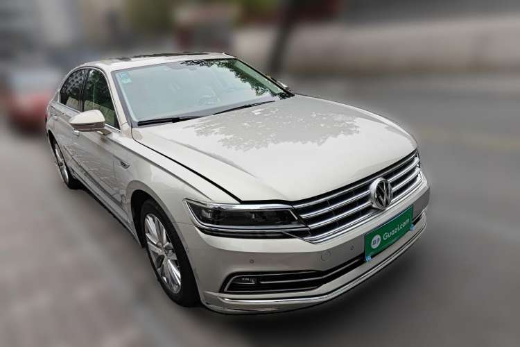 Used Volkswagen Phideon 2016 380TSI Two-Wheel-Drive Executive Version Front Right 45 Deg