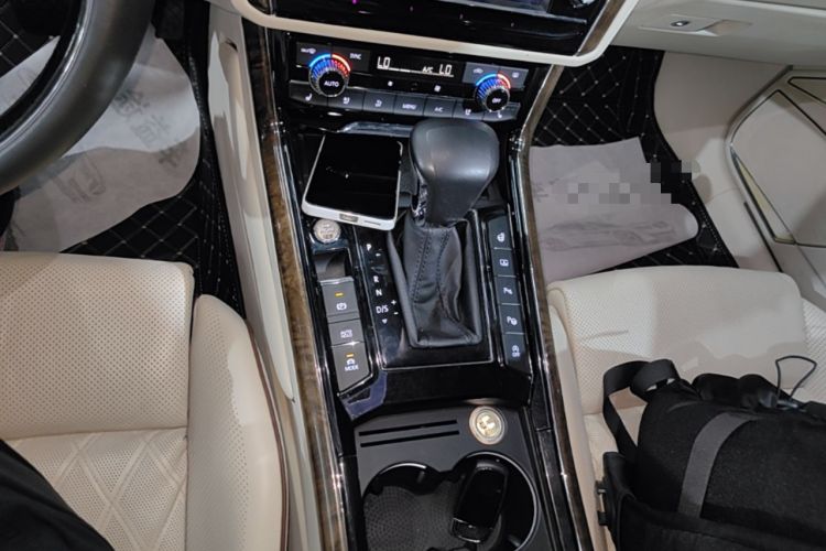 Used Volkswagen Phideon 2016 380TSI Two-Wheel-Drive Executive Version Gear Lever