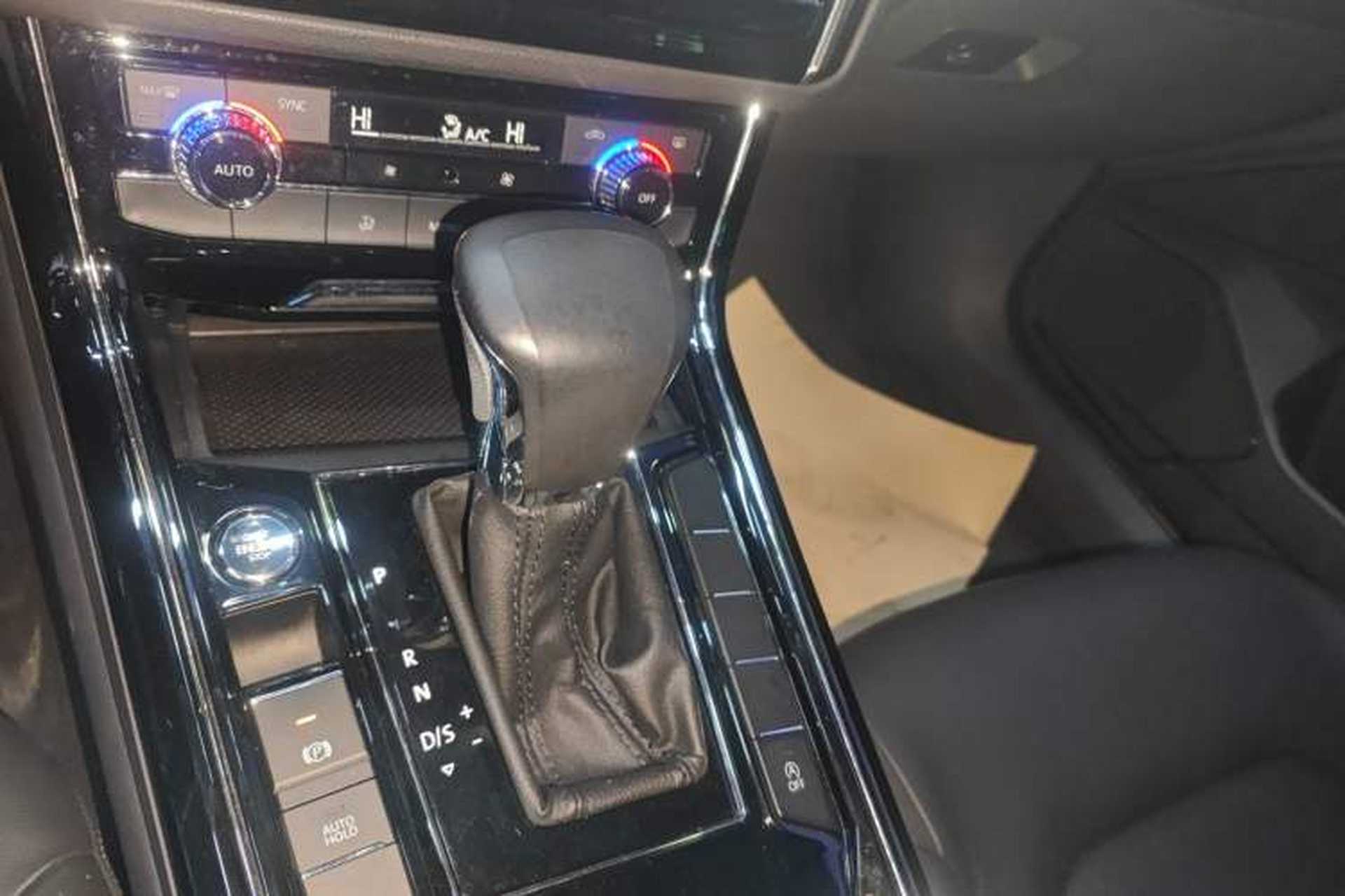 Used Volkswagen Phideon 2016 380TSI Two-Wheel-Drive Luxury Edition Gear Lever