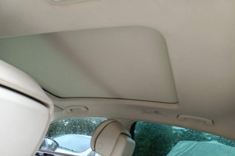 Used Volkswagen Phideon 2016 380TSI Two-Wheel-Drive Executive Version Headliner