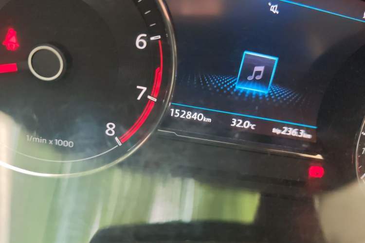 Used Volkswagen Phideon 2016 380TSI Two-Wheel-Drive Luxury Edition Odometer Close Up
