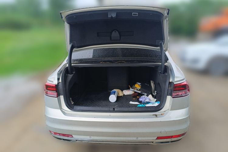 Used Volkswagen Phideon 2016 380TSI Two-Wheel-Drive Executive Version Trunk
