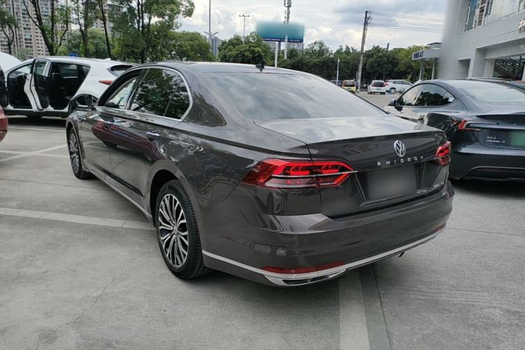Used Volkswagen Phideon 2016 380TSI Two-Wheel-Drive Supreme Edition Exterior 2