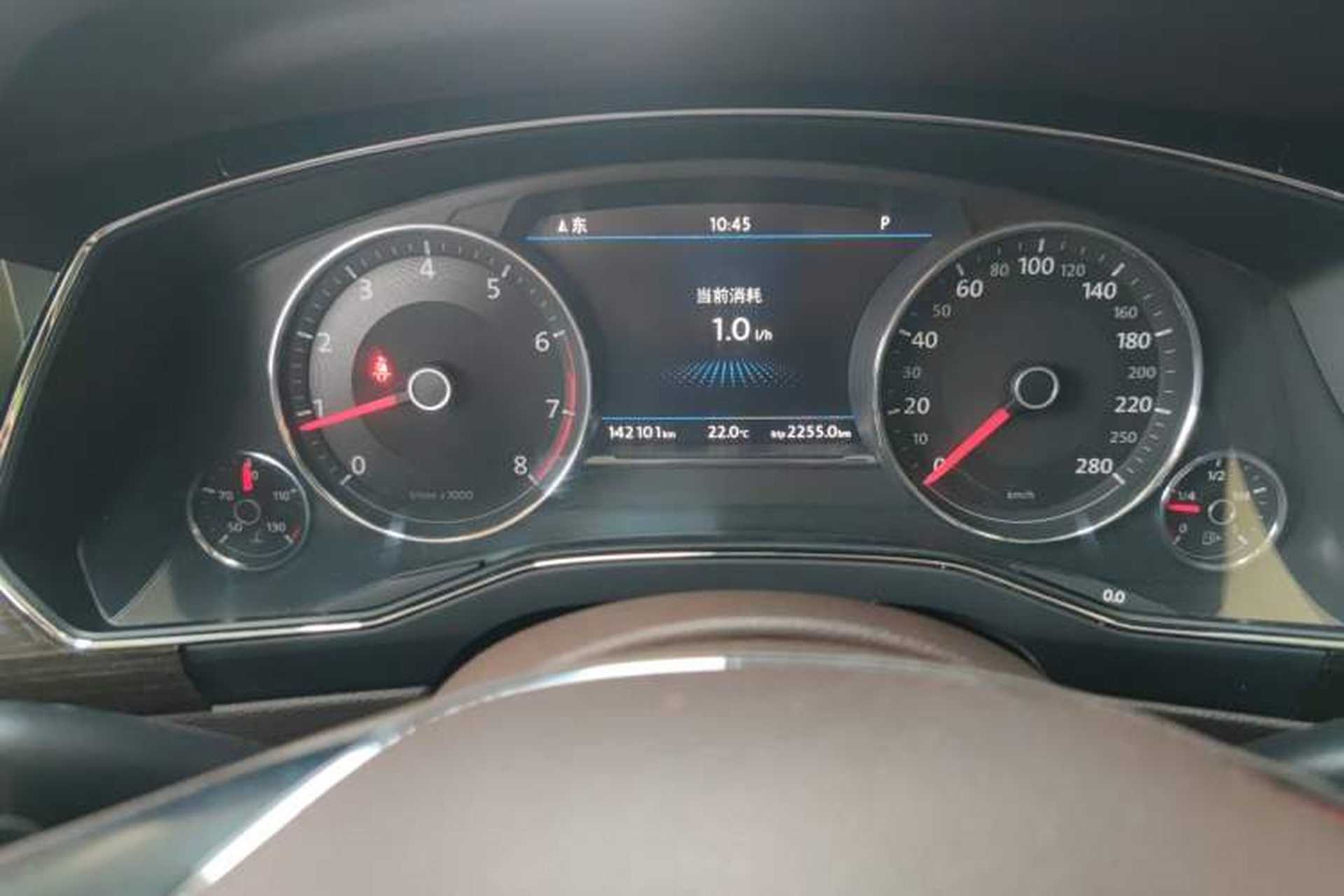 Used Volkswagen Phideon 2016 380TSI Two-Wheel-Drive Supreme Edition Odometer Close Up