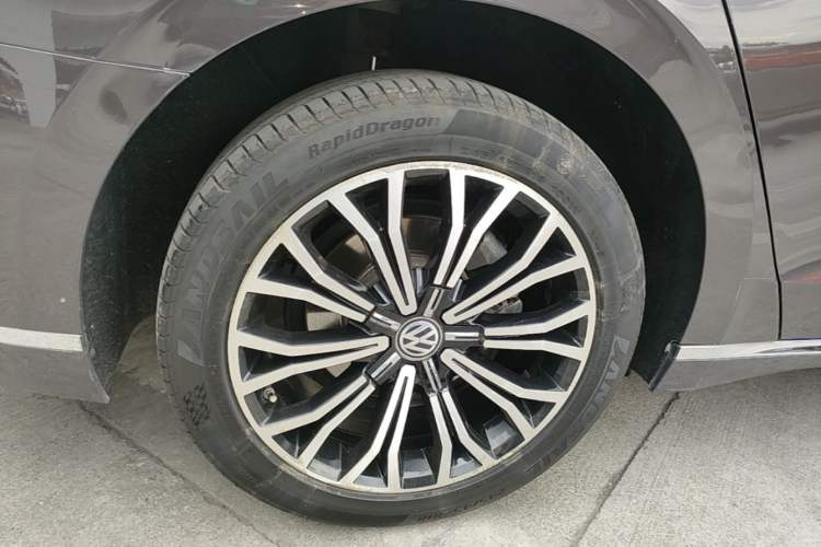 Used Volkswagen Phideon 2016 380TSI Two-Wheel-Drive Supreme Edition Right Rear Wheel Hub