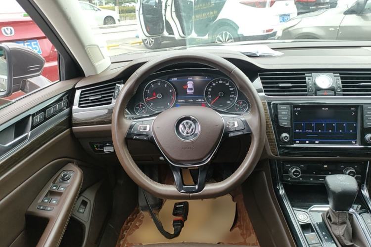 Used Volkswagen Phideon 2016 380TSI Two-Wheel-Drive Supreme Edition Steering Wheel