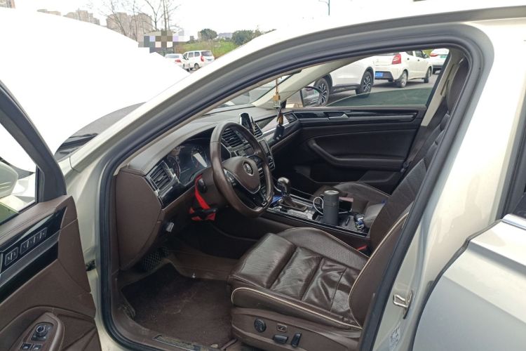 Used Volkswagen Phideon 2016 380TSI Two-Wheel-Drive Supreme Edition Driver Seat