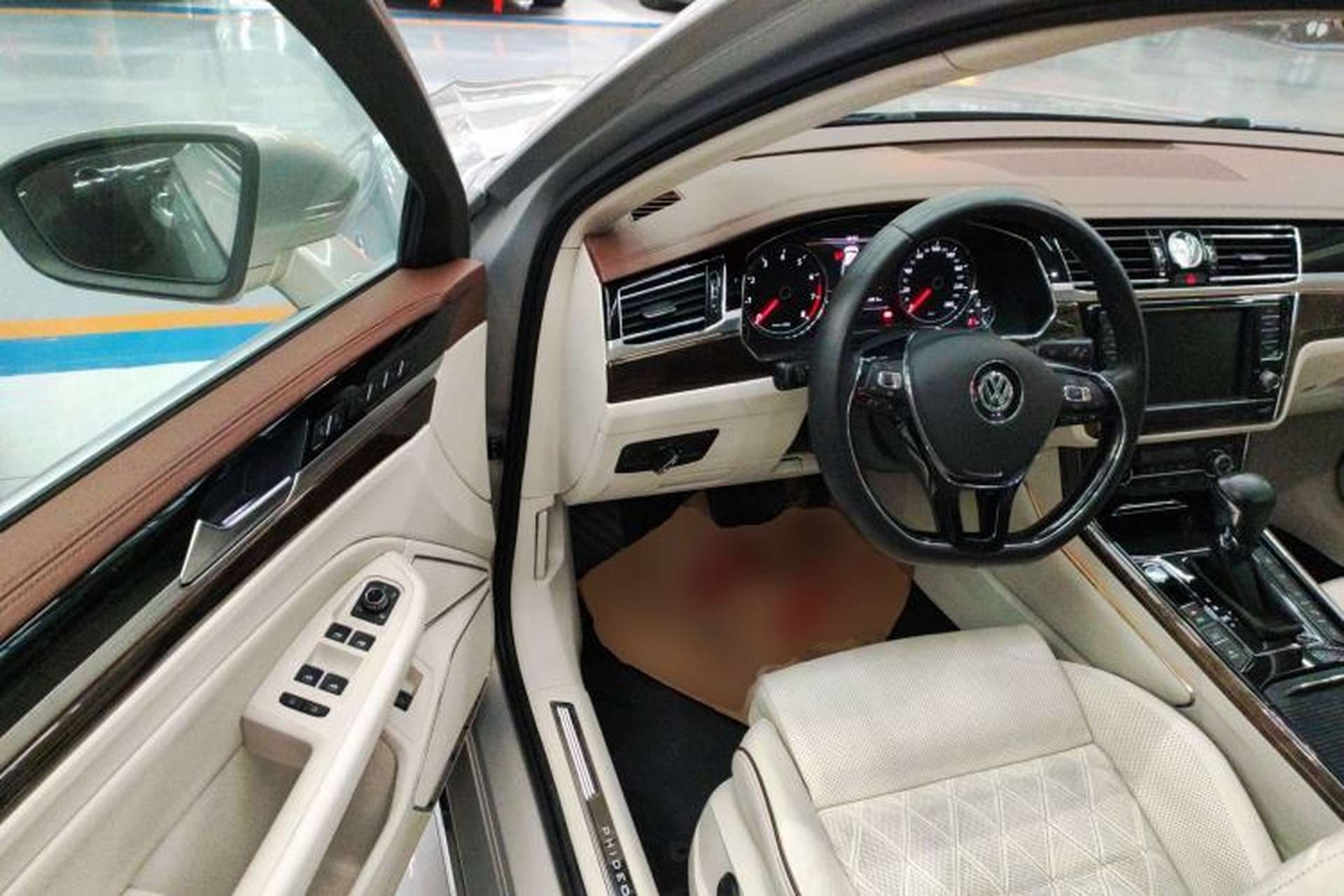 Used Volkswagen Phideon 2016 380TSI Two-Wheel-Drive Executive Version Driver Seat