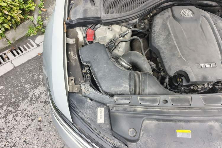 Used Volkswagen Phideon 2016 380TSI Two-Wheel-Drive Luxury Edition Engine Bay Right