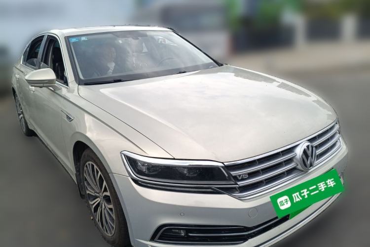 Used Volkswagen Phideon 2016 380TSI Two-Wheel-Drive Supreme Edition Front Right 45 Deg
