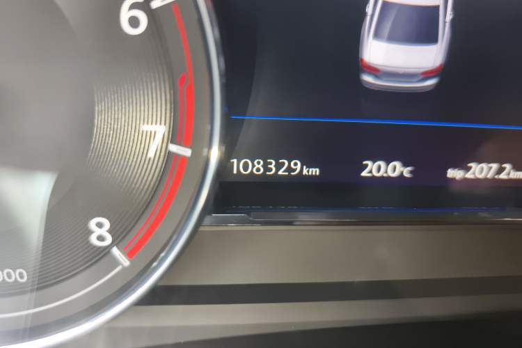 Used Volkswagen Phideon 2016 380TSI Two-Wheel-Drive Luxury Edition Odometer Close Up