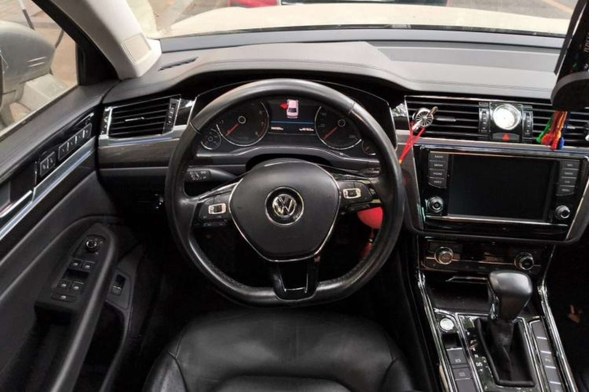 Used Volkswagen Phideon 2016 380TSI Two-Wheel-Drive Luxury Edition Steering Wheel