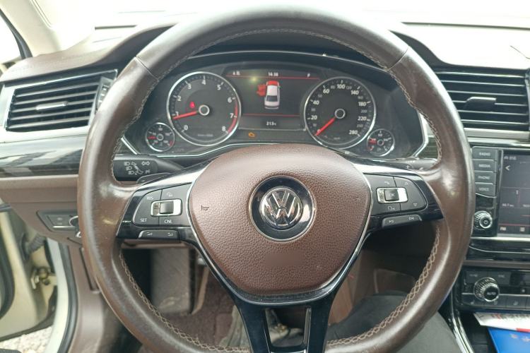Used Volkswagen Phideon 2016 380TSI Two-Wheel-Drive Supreme Edition Steering Wheel