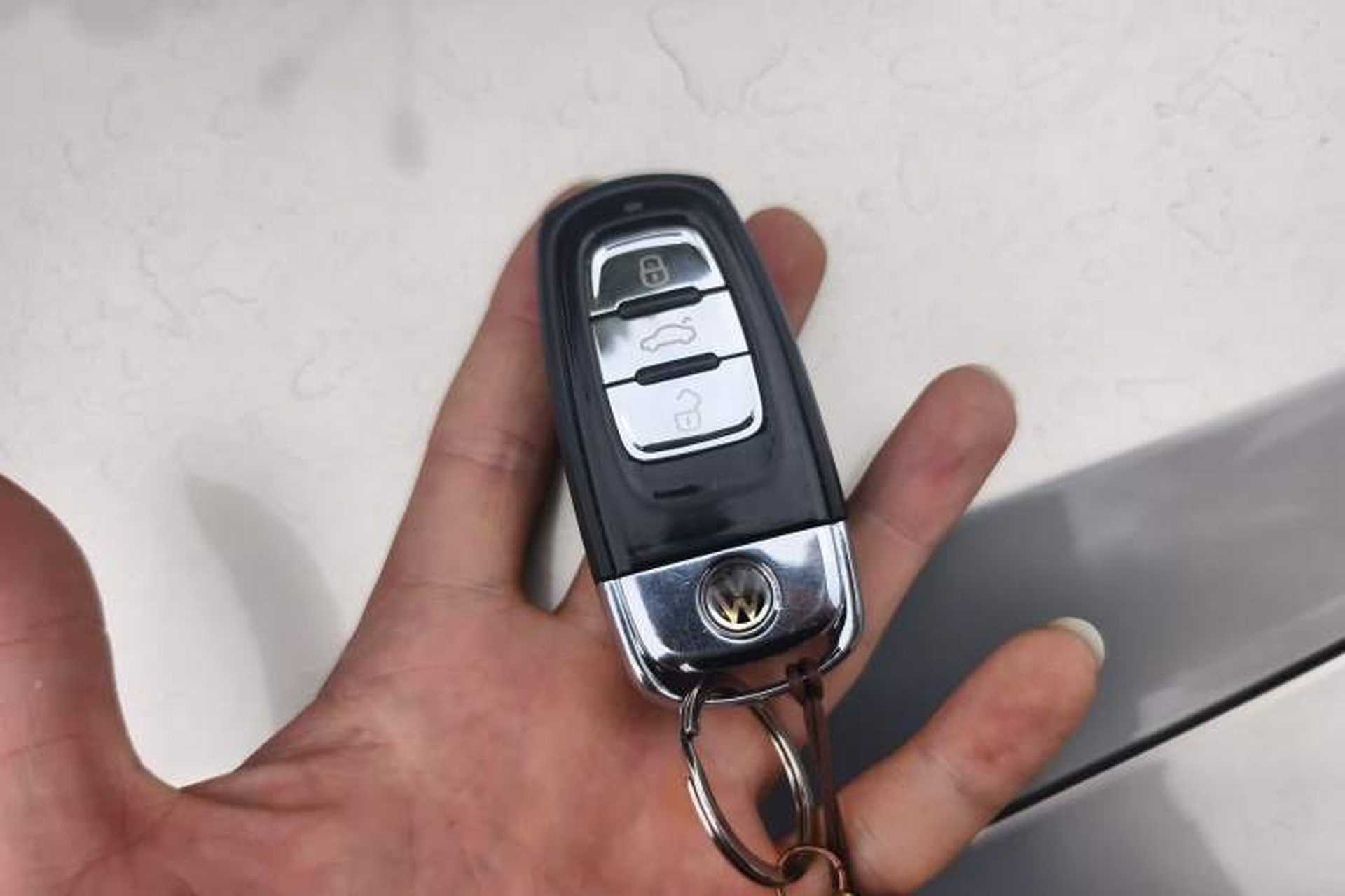 Used Volkswagen Phideon 2016 380TSI Two-Wheel-Drive Luxury Edition Vehicle Key
