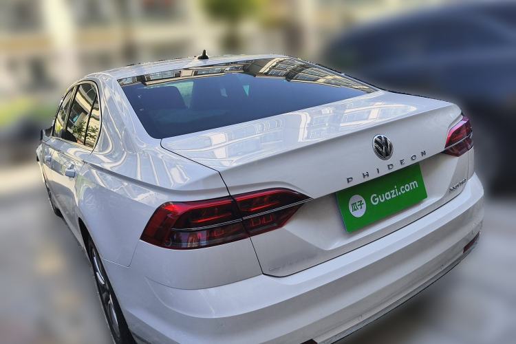 Used Volkswagen Phideon 2016 380TSI Two-Wheel-Drive Luxury Edition Exterior 3