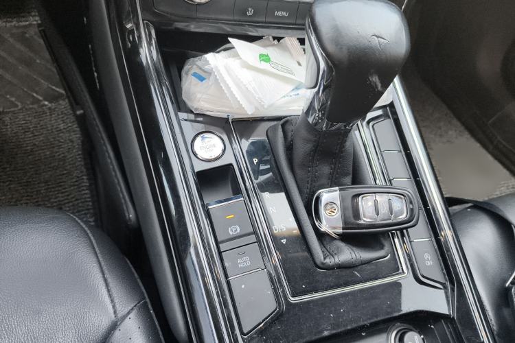 Used Volkswagen Phideon 2016 380TSI Two-Wheel-Drive Luxury Edition Gear Lever