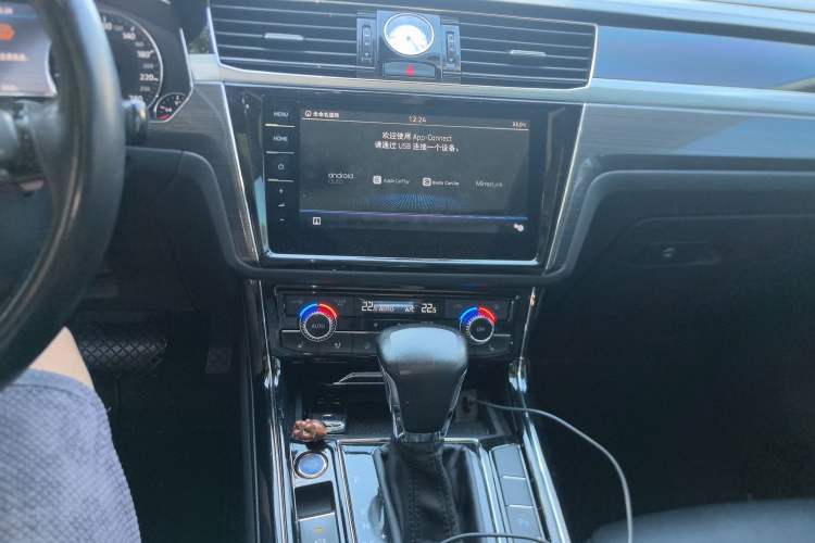 Used Volkswagen Phideon 2018 Revised Version 380TSI Two-Wheel Drive Business Edition Audio And AC Panel