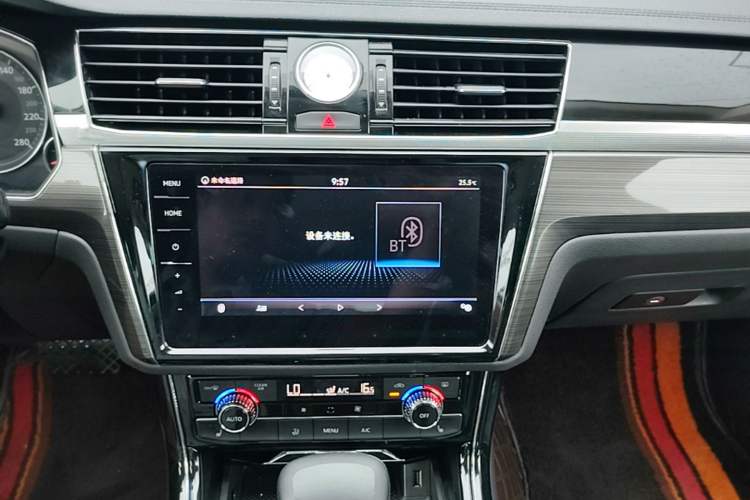 Used Volkswagen Phideon 2018 Revised Version 380TSI Two-Wheel Drive Business Edition Audio And AC Panel