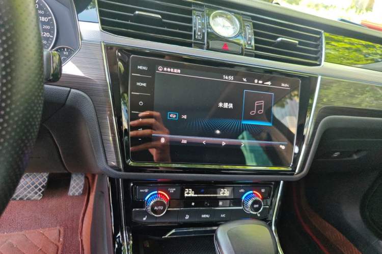 Used Volkswagen Phideon 2018 Revised Version 380TSI Two-Wheel Drive Business Edition Audio And AC Panel